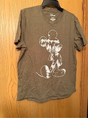 Disney by Walmart Mickey Mouse t-shirt. Size large